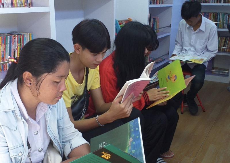 2. กิจกรรมห้องสมุดเคลื่อนที่ในโครงการส่งเสริมการอ่านการเรียนรู้ กศน.จังหวัดกำแพงเพชร